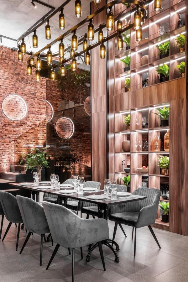 Thomas Albert Hotel Кишинёв Экстерьер фото